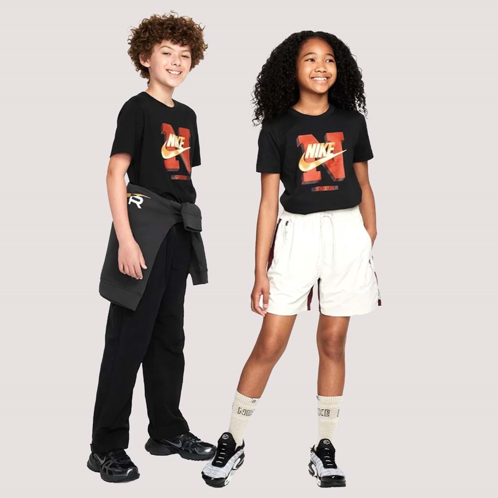 Nike Sportswear Çocuk Siyah T-Shirt FZ5125-010 - Siyah - M
