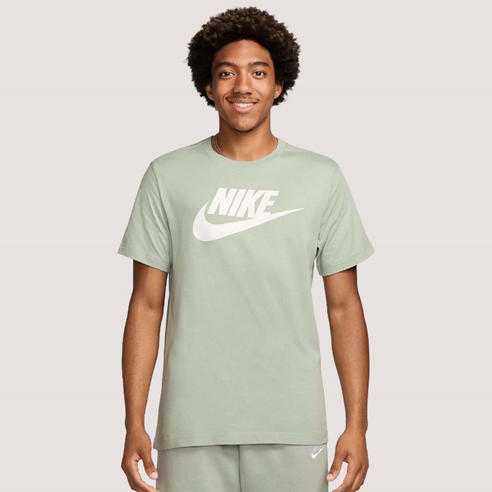 Nike Sportwear AR5004-371 Futura Tshirt - Yeşil - L