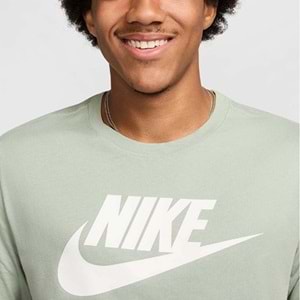 Nike Sportwear AR5004-371 Futura Tshirt - Yeşil - L