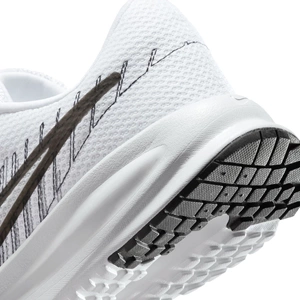 Nike Run Defy Koşu Ayakkabısı HM9593-101 - Beyaz - 37,5
